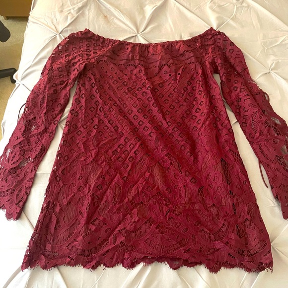 Tobi off the shoulder lace dress - Picture 1 of 2
